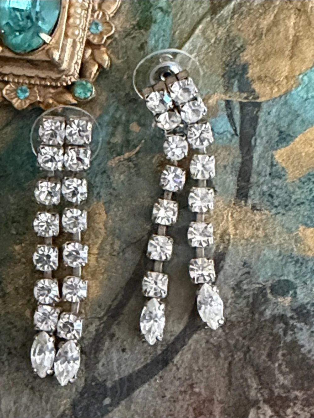Rhinestone dangling pierced earrings two strands marquis shaped at the bottom